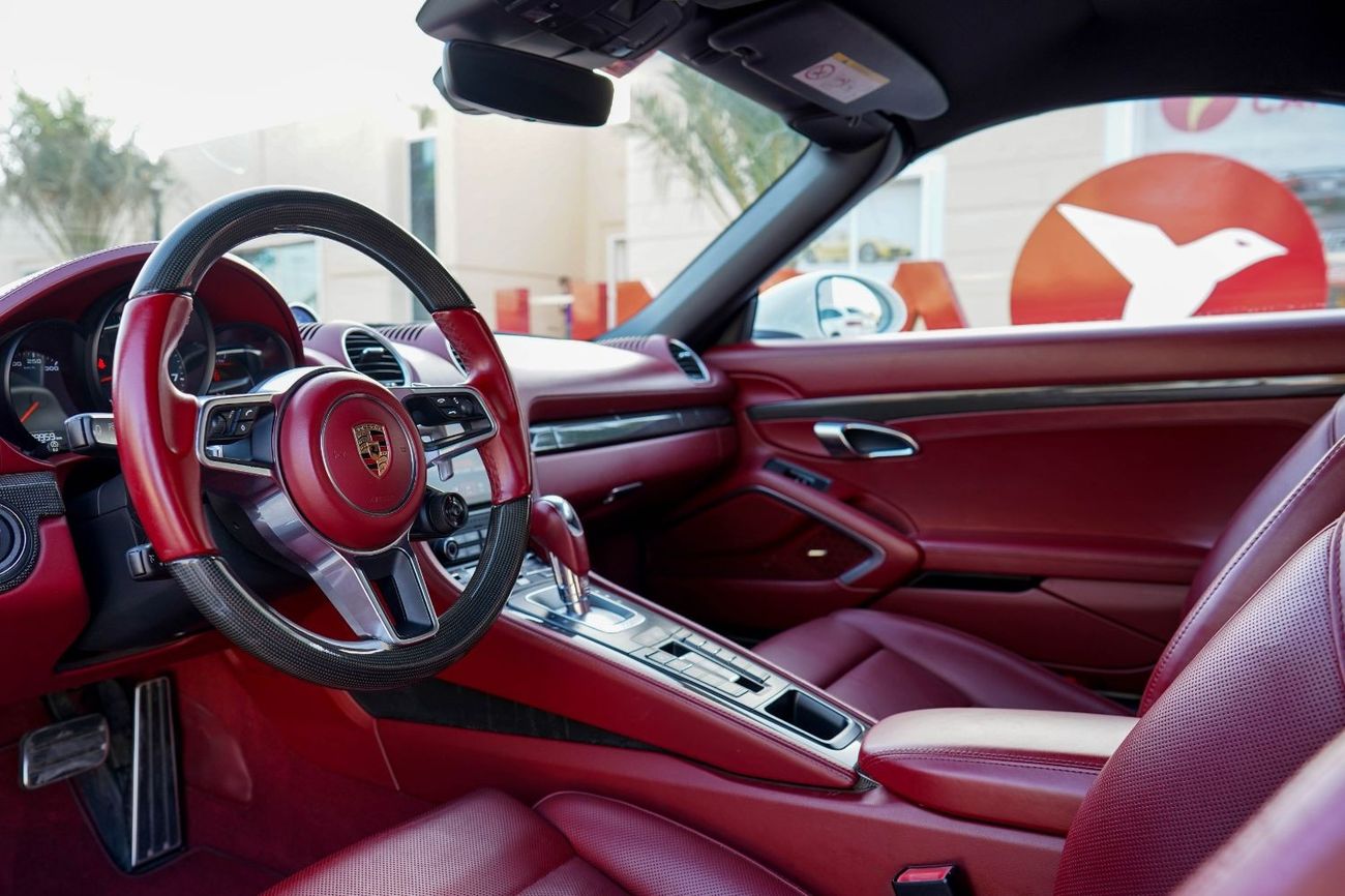 Porsche 718 Boxster Porsche 718 Boxster GTS Convertible 2018 GCC under Warranty with Flexible Down-Payment/ Flood Free.