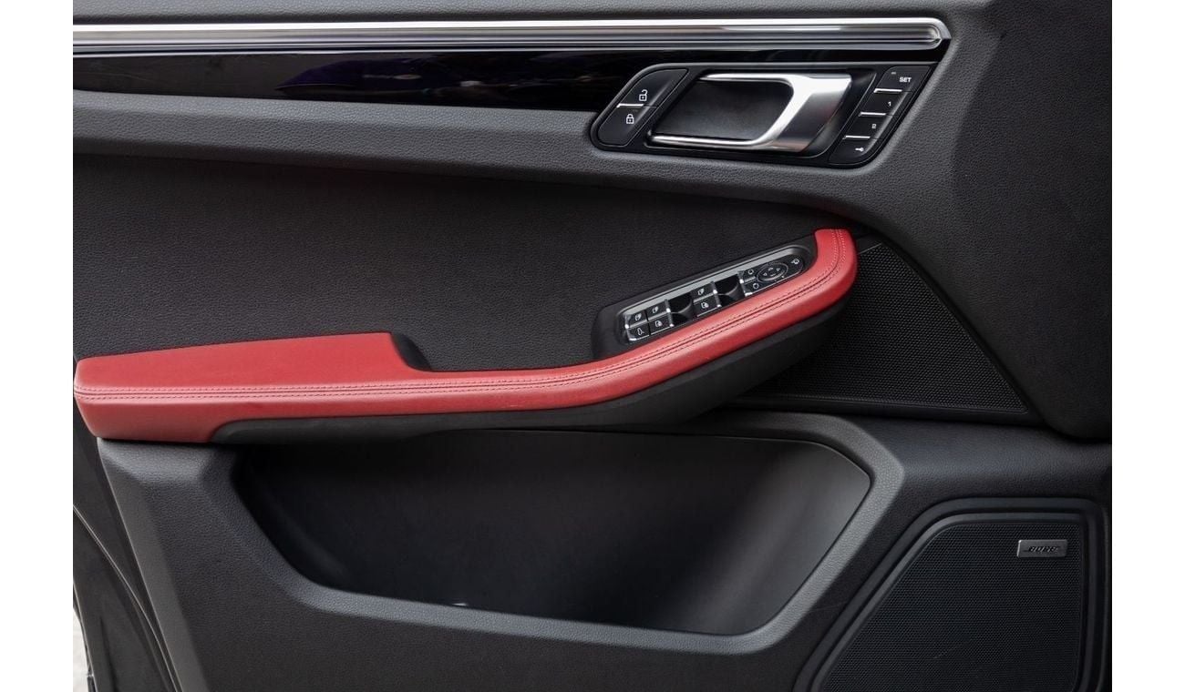 بورش ماكان Std 2.0L (252 HP) Porsche Macan 2023 GCC under Agency Warranty and Service Contract with Flexible Do