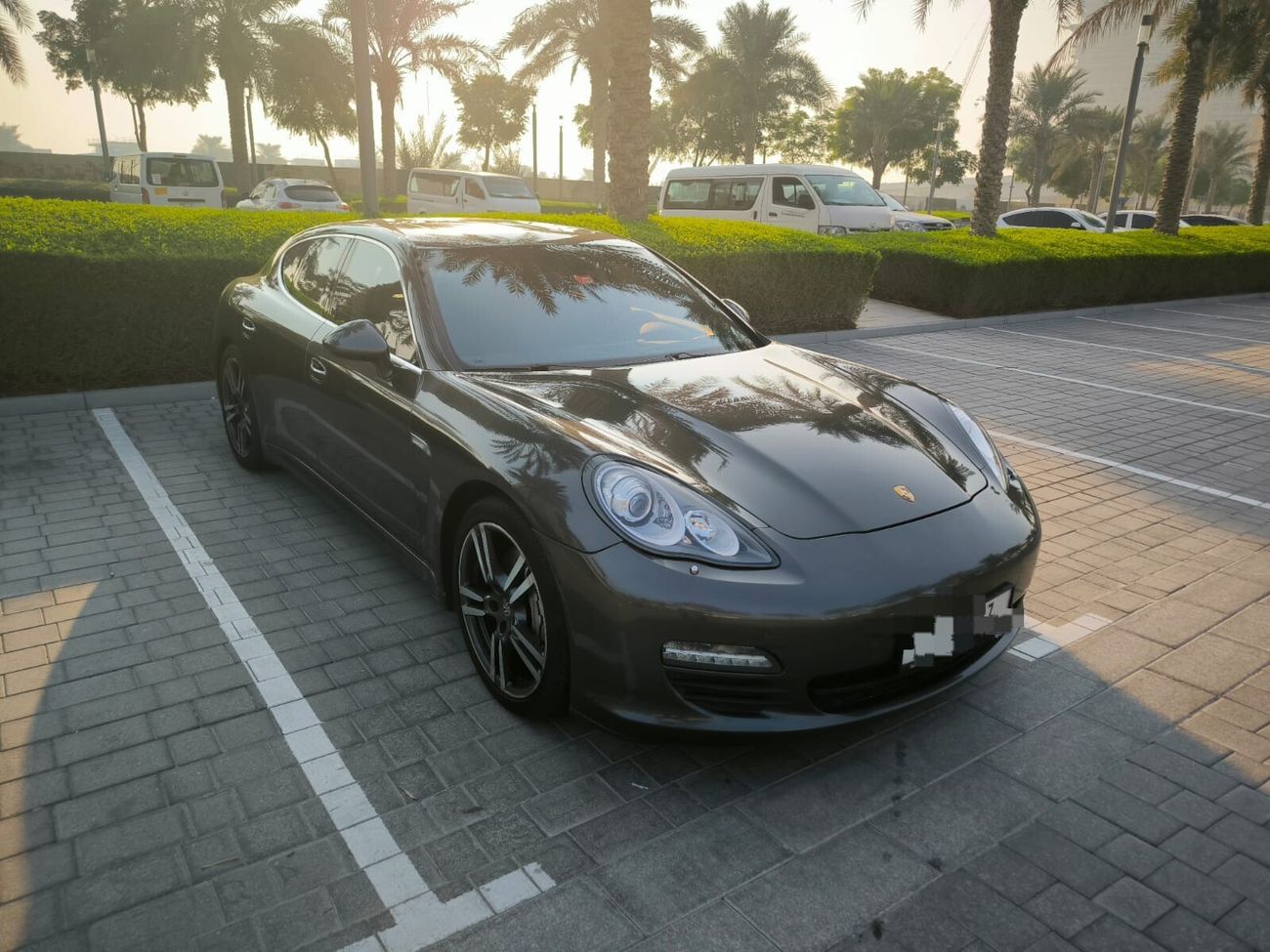 Porsche Panamera S 4.8L