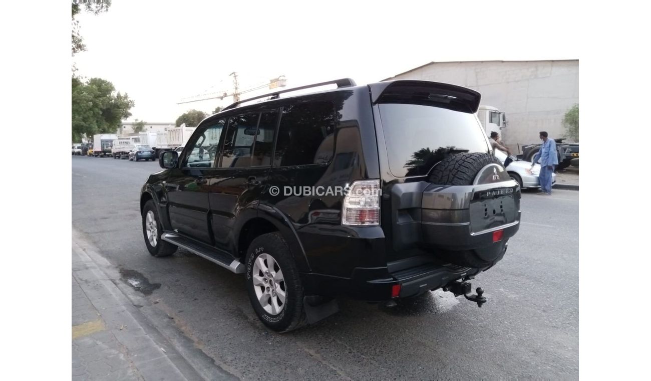 Mitsubishi Pajero MITSUBISHI PAJERO RIGHT HAND DRIVE (PM 882)