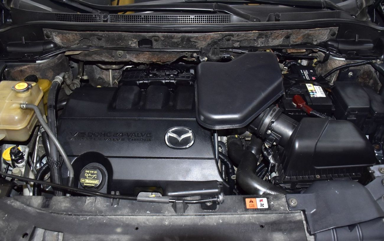 Mazda CX9 EXCELLENT DEAL for our Mazda CX-9 ( 2010 Model ) in Grey Color GCC Specs