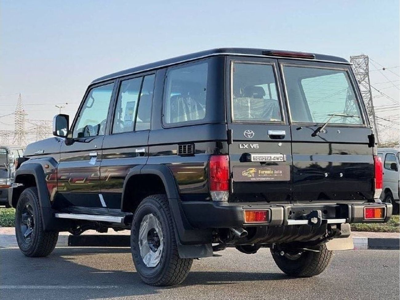 Toyota Land Cruiser 70 LC76 4.0L PTR M/T // 2024 // HIGH OPTION WITH DVD & BACK CAMERA , POWER WINDOWS , COOL BOX // SPECIA