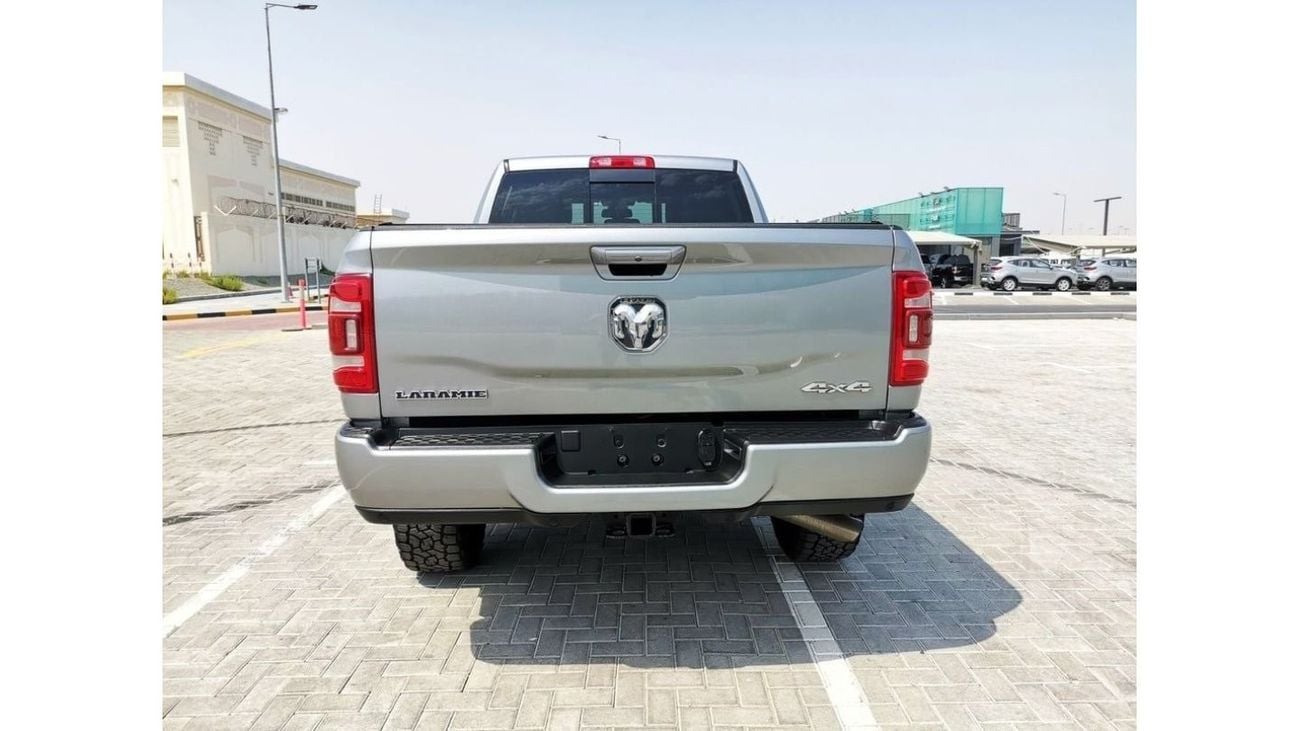 RAM 2500 Dodge RAM Laramie Diesel ( Cummins 6.7L Heavyduty Turbo Diesel ) - 2022 - Silver