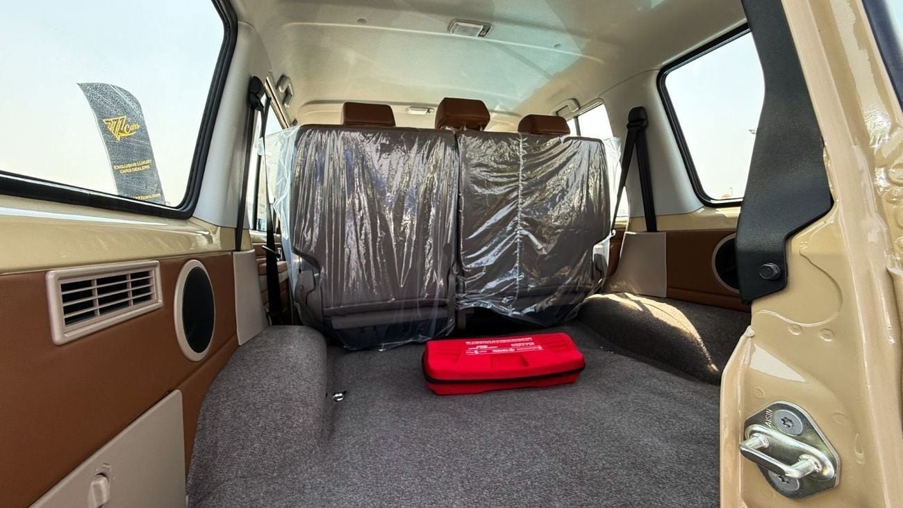 تويوتا لاند كروزر 70 TOYOTA LAND CRUISER HARD-TOP (70 SERIES) A/T 4.0L - 2025