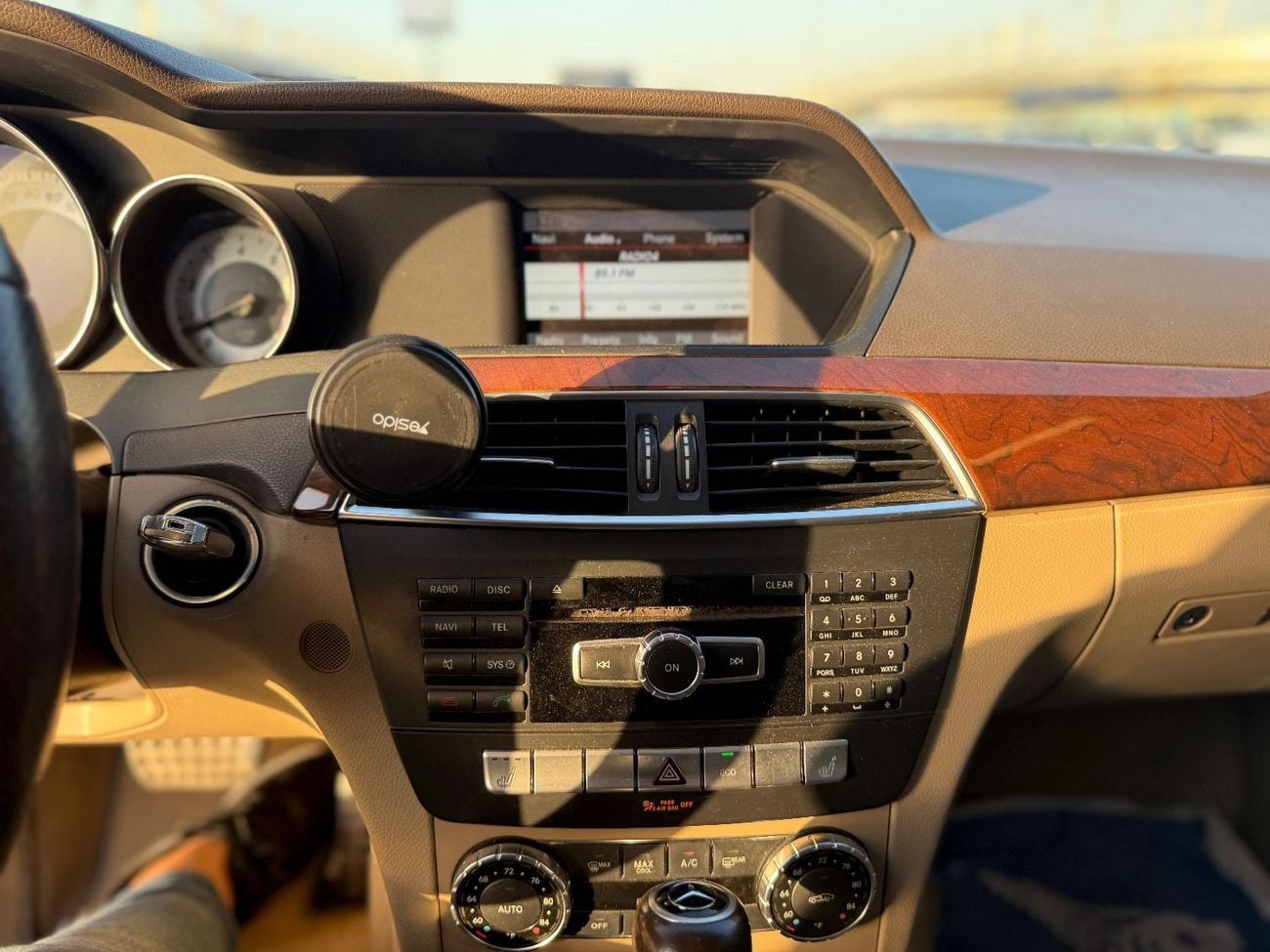 مرسيدس بنز C 300 Std 2.0L (241 HP)