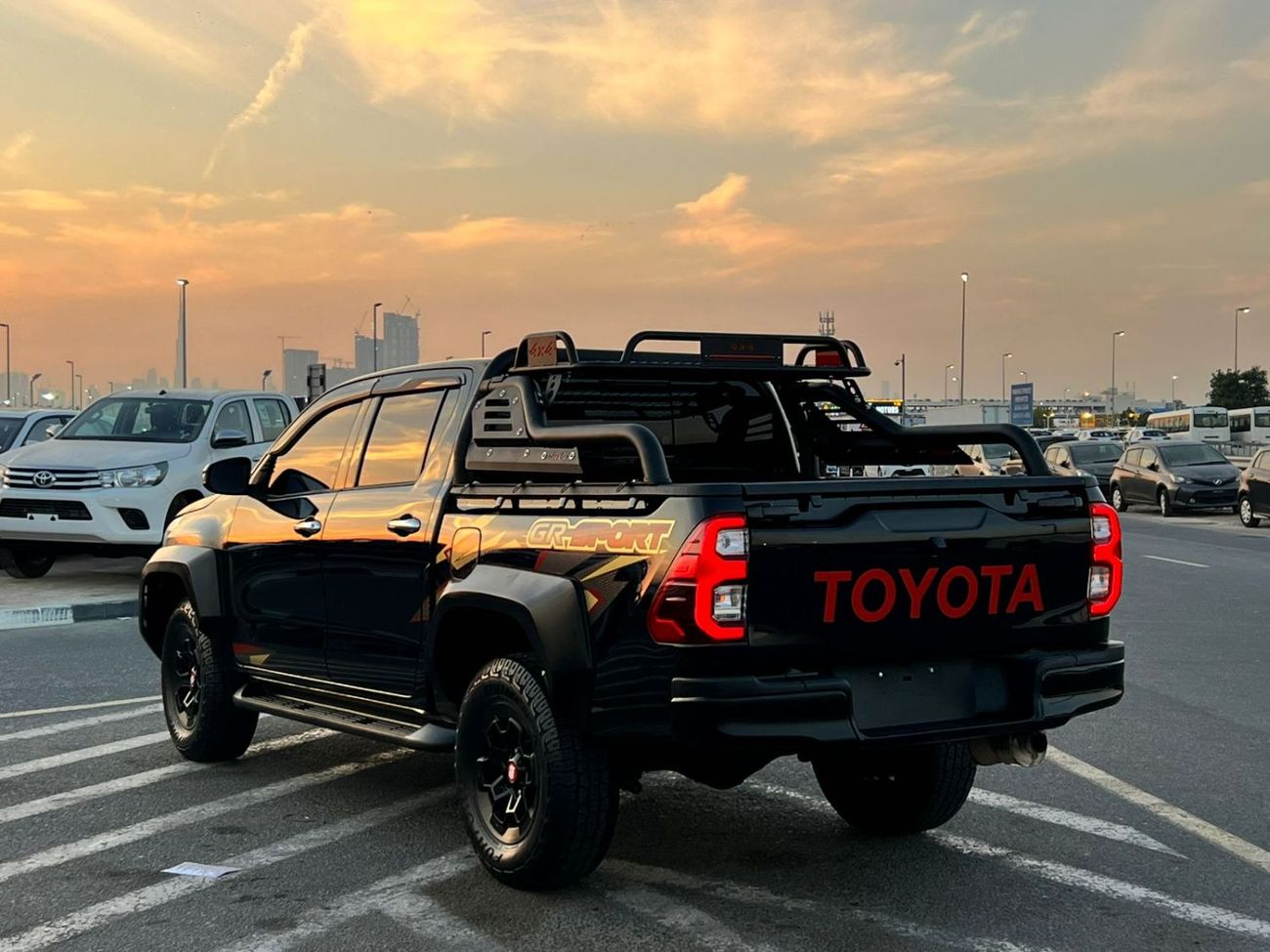 Toyota Hilux 2021 Toyota Hilux GR Sport Black Edition - Trunk Cover -  2.7L V4 - GCC - AWD 4x4 - Rear Camera - Le