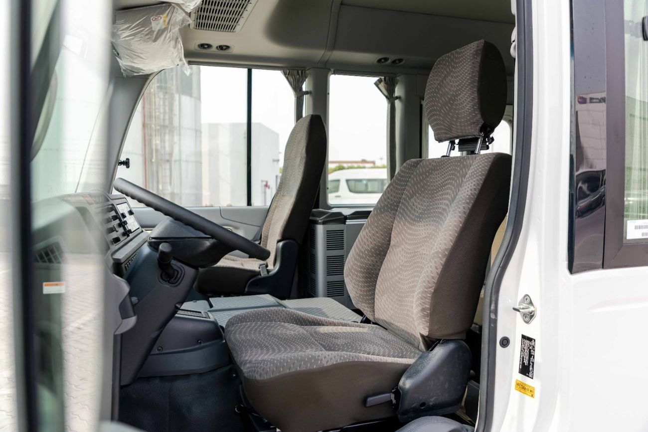 تويوتا كوستر 2.8L - 22 Seater - White Inside Grey | Export Only
