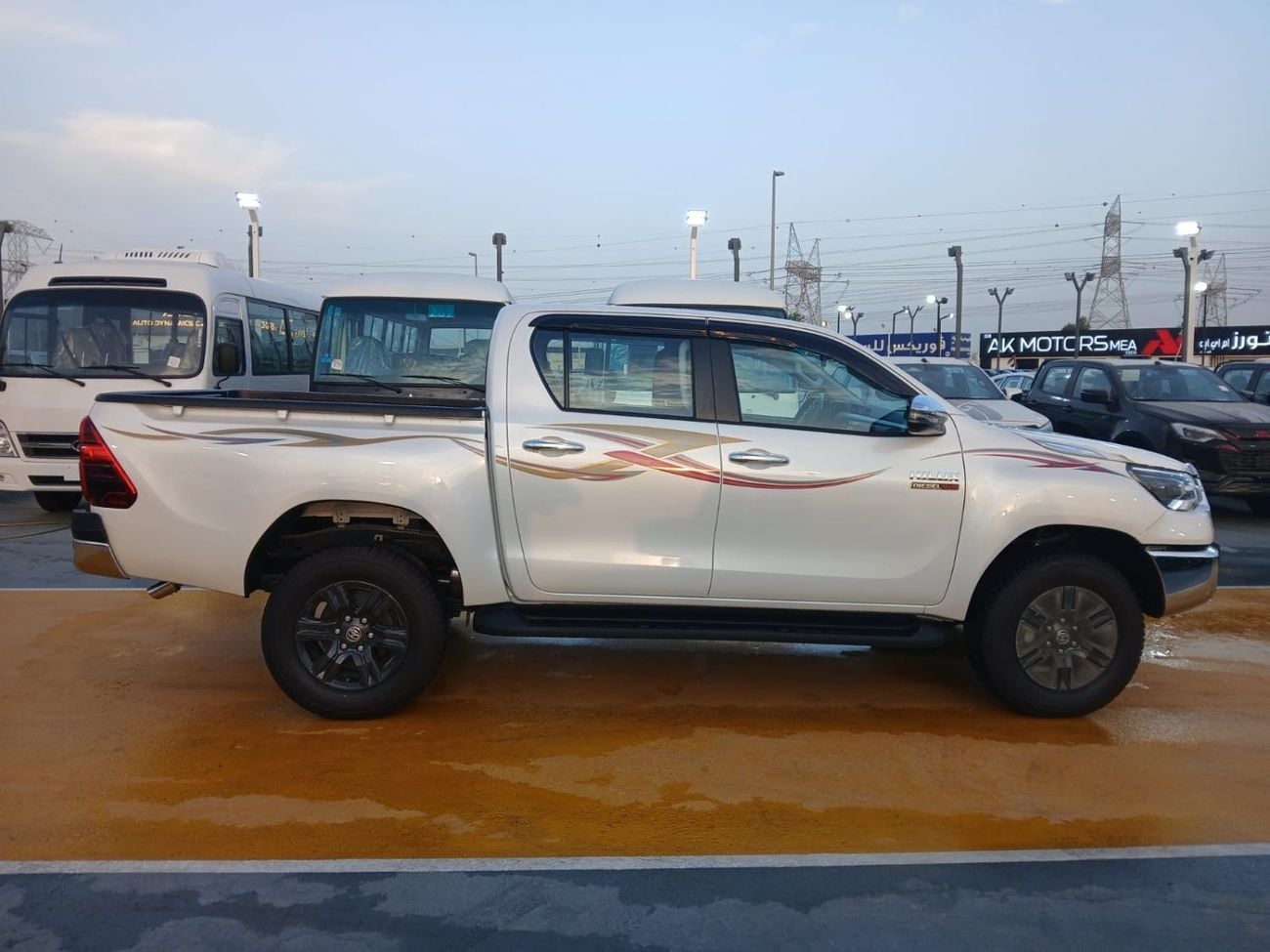 Toyota Hilux GLX 2026 Toyota Hilux 2.8 Diesel - Yemeni Specifications