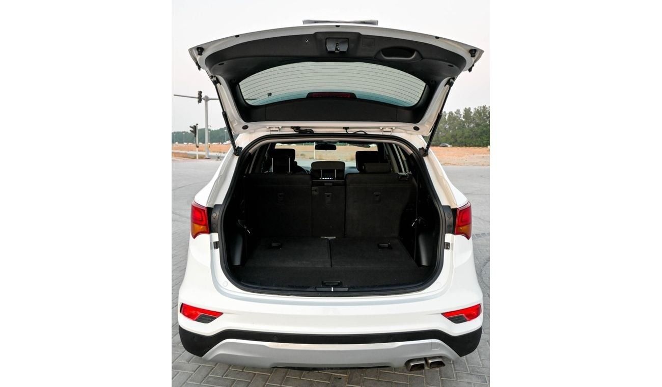 هيونداي سانتا في هيونداي سنتافي 2018 خليجي بحالة ممتازة من الداخل والخارج