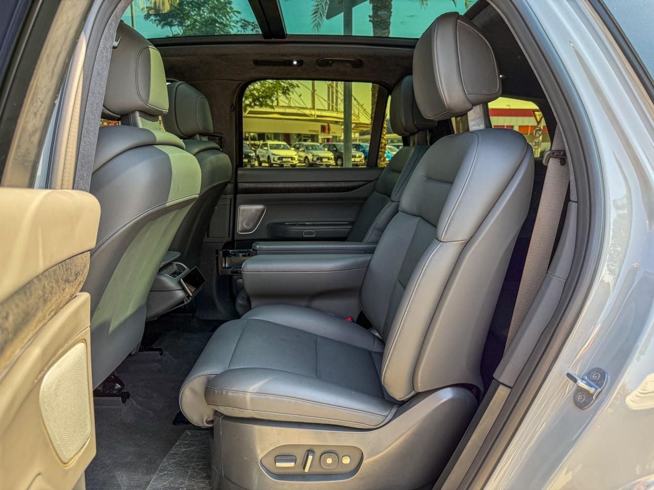 نيو EL8 2022 Used Nio EL8 Long Range | 100 kWh | Range (650Km) | 653 Hp | Law Mileage (35,000 Km) | Warranty