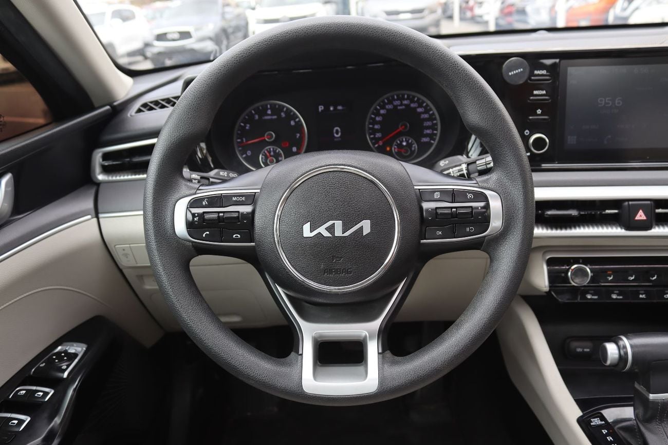 كيا K5 كيا K5 -موديل 2021- خليجى -فل أوبشن -بدون حوادث-  محرك 2.0 - بحاله ممتازه من الداخل والخارج