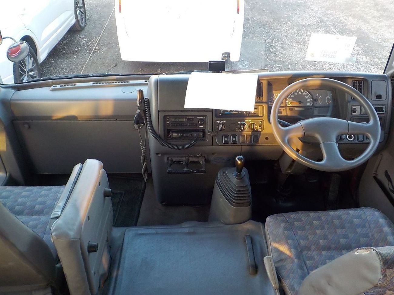 Nissan Caravan 4.2L V6 DIESEL /  2003/29SEAT/BHW41