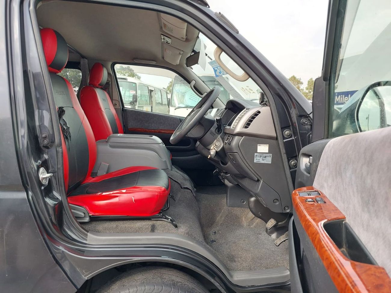 Toyota Hiace (RAMADAN OFFER) TOYOTA HIACE VAN RHD 2006 MODEL 2.0 L PETRO AUTOMATIC(PM49614)