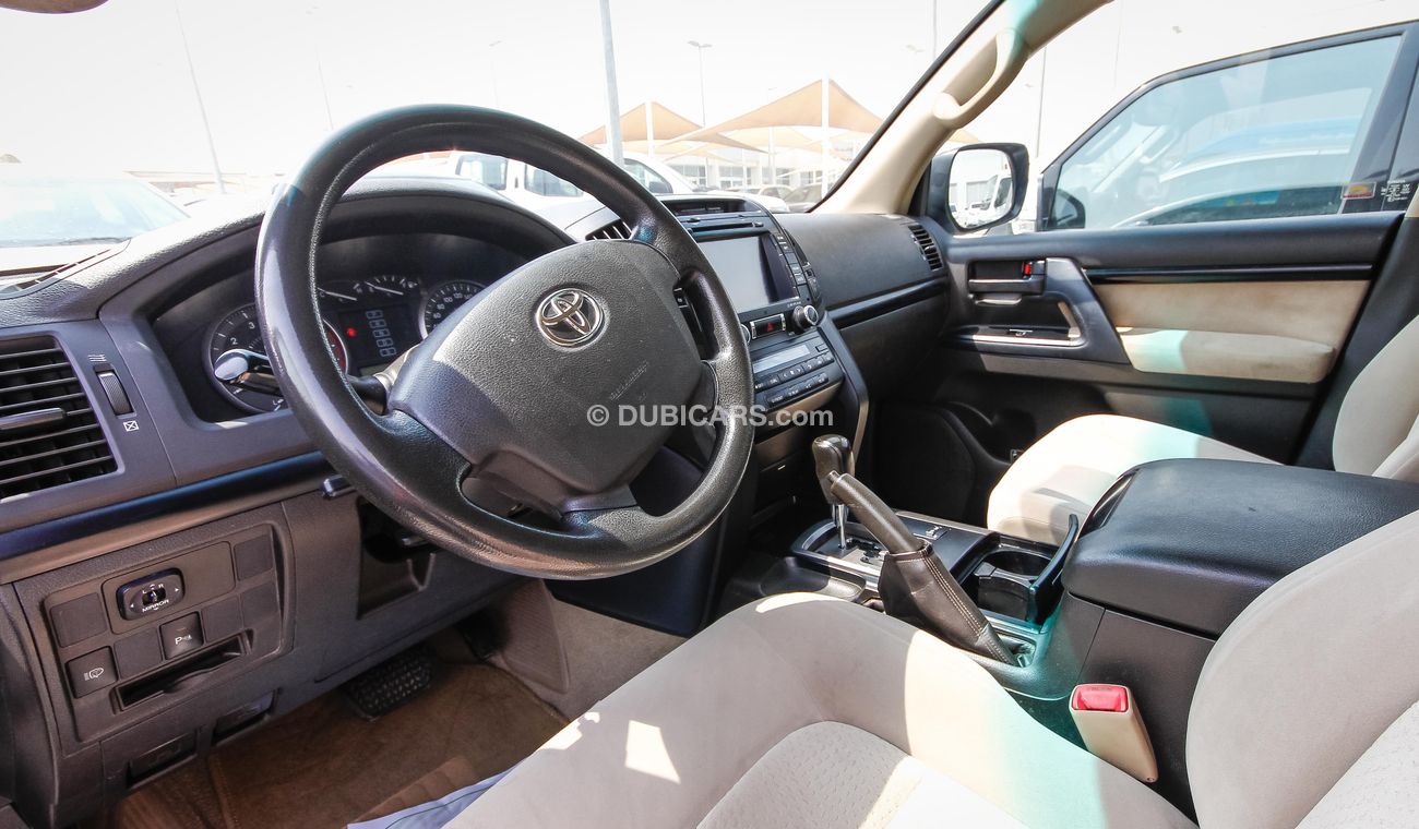 تويوتا لاند كروزر GXR V8