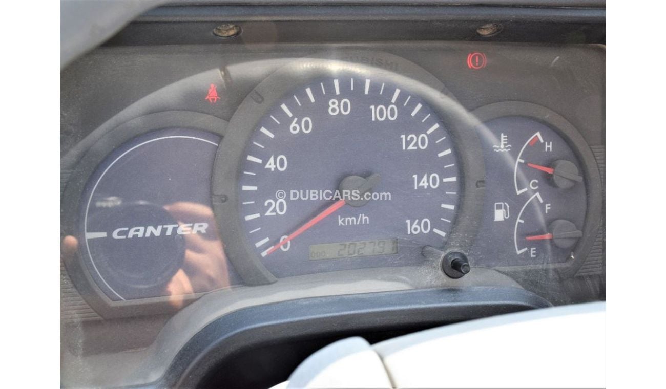 Mitsubishi Fuso Canter PERFECT FOR TRANSPORTING! Mitsubishi CANTER 2013 Model!! in White Color! GCC Specs