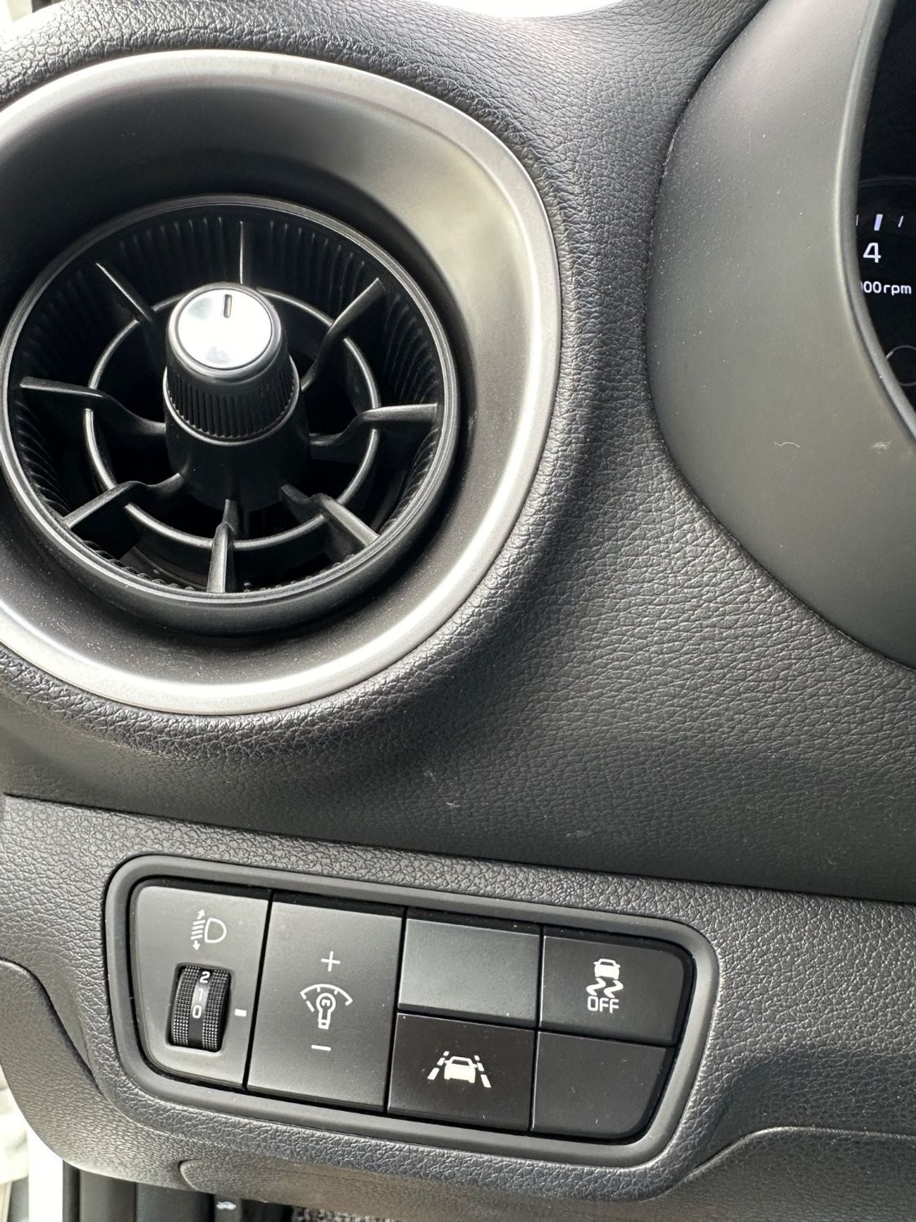 كيا K3 خاليه من الحوادث