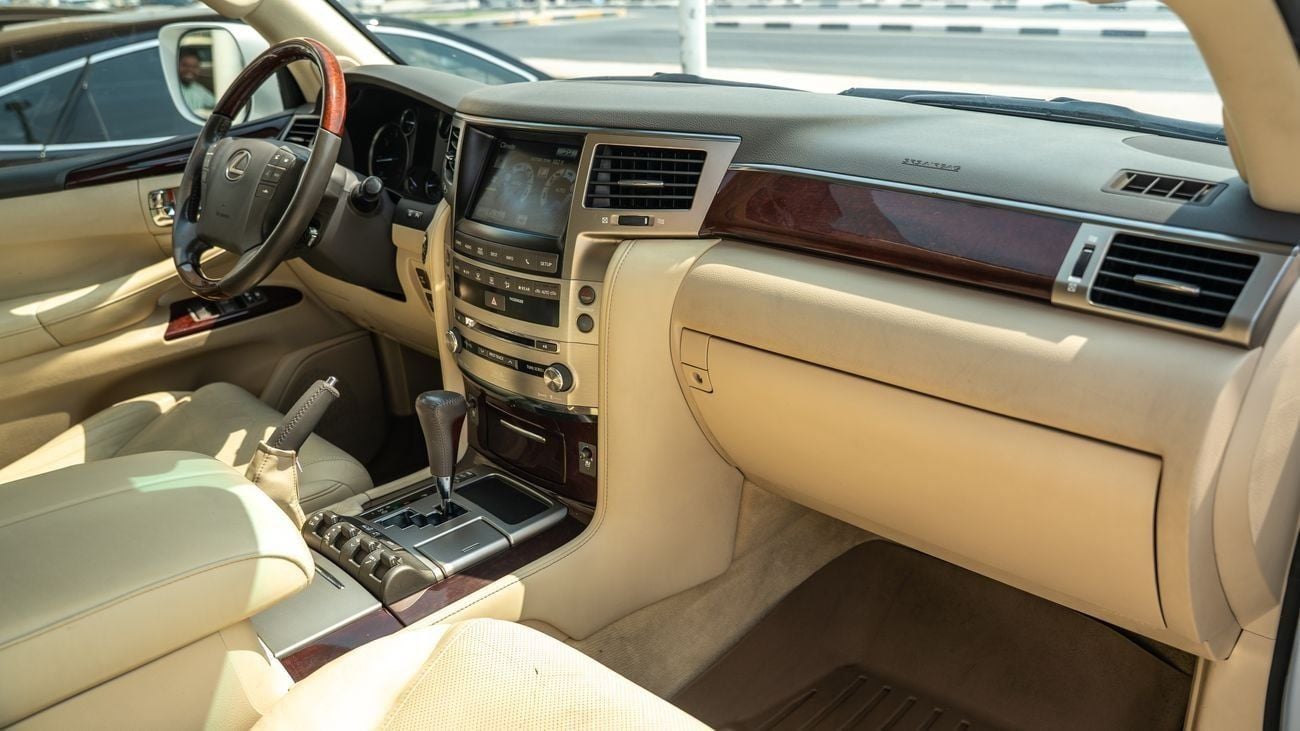 Lexus LX570
