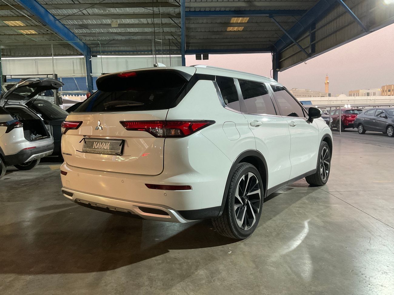 ميتسوبيشي آوتلاندر Highline + Synthetic leather | شامل الضمان | 0 ﺪﻔﻋﺓ ﺃﻮﻟﻯ