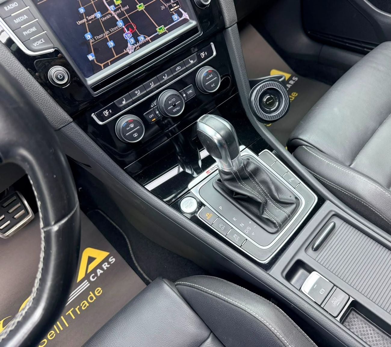Volkswagen Golf 2017 Volkswagen Golf R, Full Service History, Stage 1 Upgrade, Fully Loaded, GCC