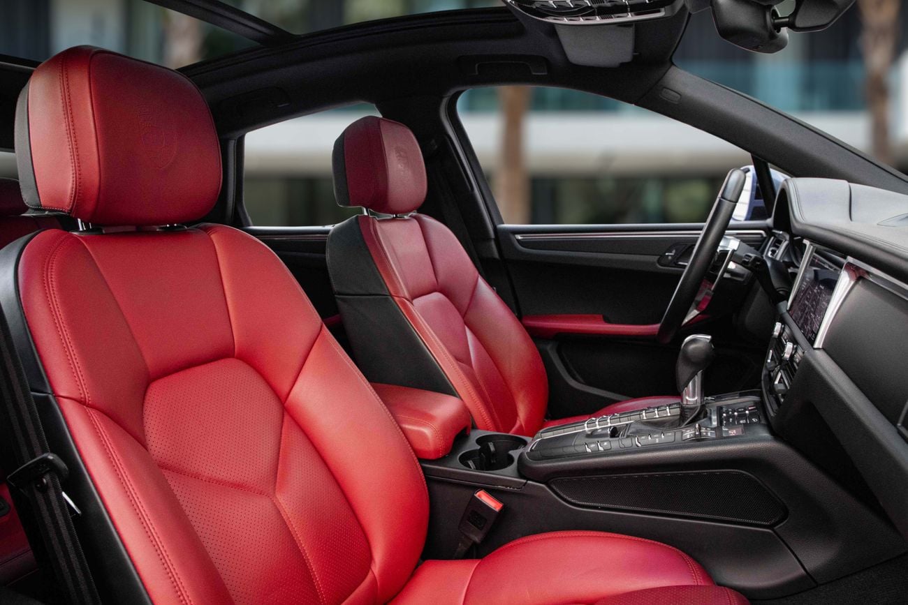 بورش ماكان Macan | 3,290 P.M | 0% Downpayment | FULL PORSCHE HISTORY | SAPPHIRE BLUE!