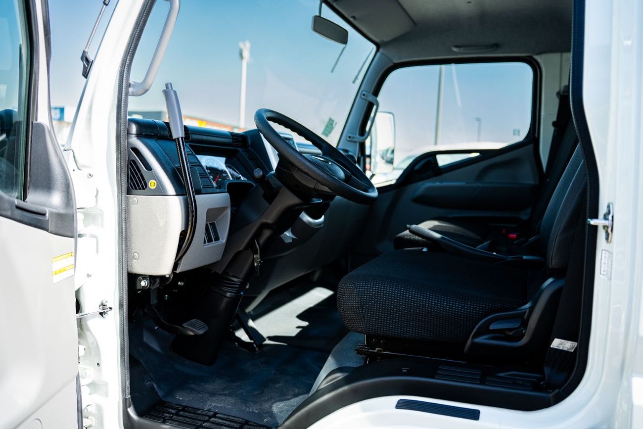 Mitsubishi Canter Van