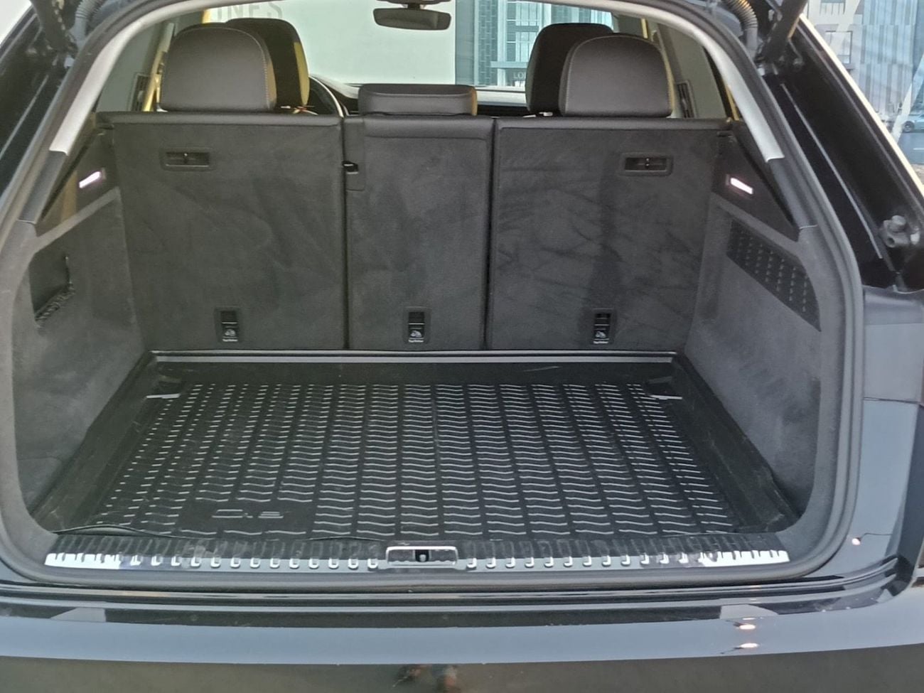 أودي Q8 55 TFSI quattro (340 HP)