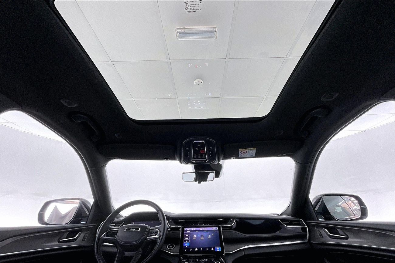 جيب جراند شيروكي Overland | ضمان مجاني لمدة عام | 0 دفعة أولى