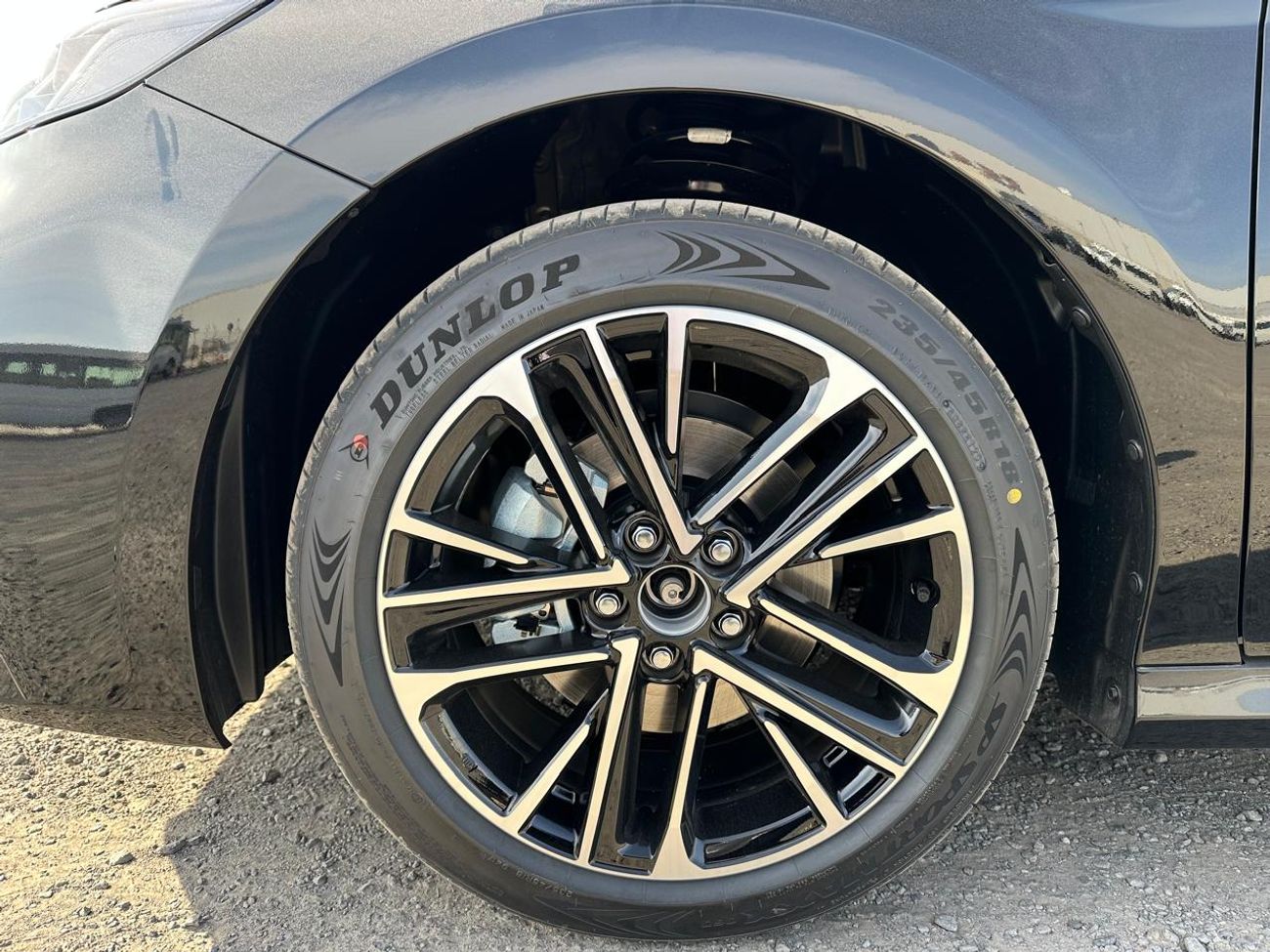 تويوتا كامري 2.5 GLE - PETROL - RADAR - JBL- ELECTRIC SEAT - MONITOR - MODEL 2026