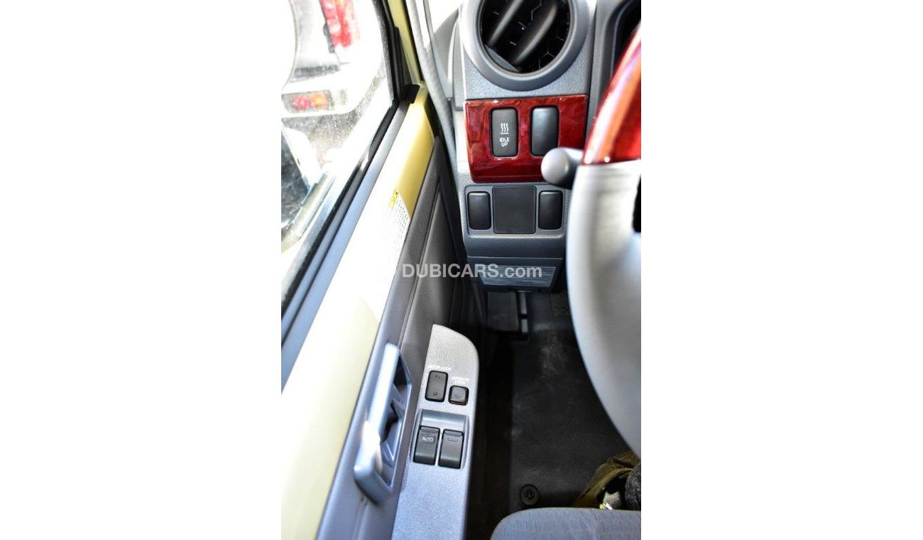 Toyota Land Cruiser 78 HARDTOP LONG WHEEL BASE V8 4.5L DSL 4WD 9 SEAT MT