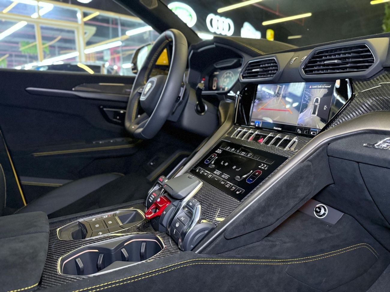 لامبورغيني اوروس PERFORMANTE لامبورغيني أوروس بيرفورمانس 2025 - ضمان كامل لمدة سنتين - بحالة جديدة تماماً
