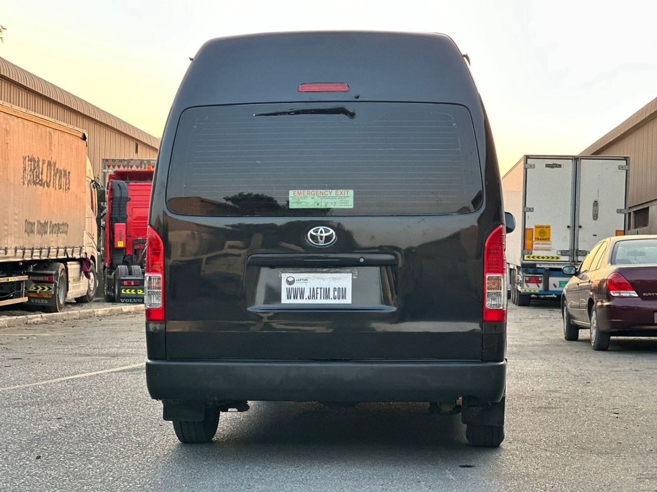 Toyota Hiace PREMIUM CONDITION | RHD | 3.0L DIESEL | 2015 | AIR CONDITIONER | 14 SEATERS