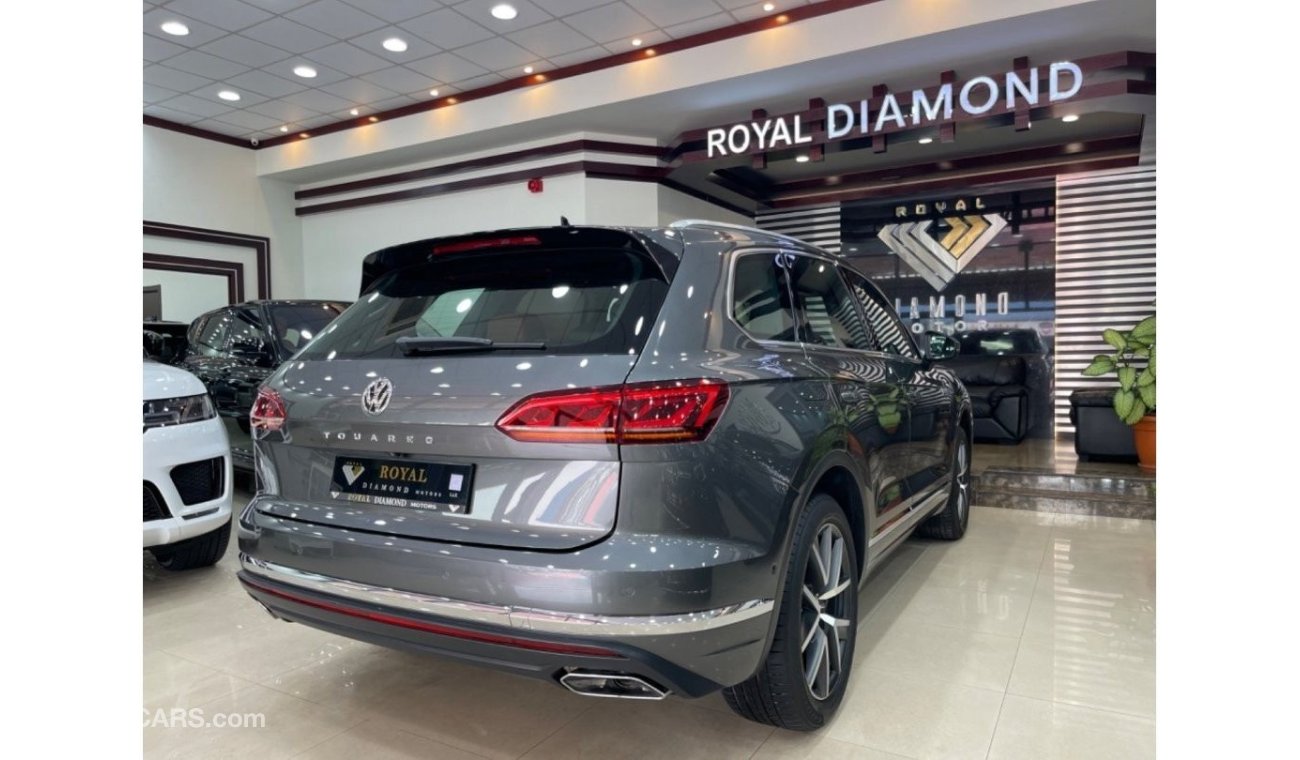 Volkswagen Touareg Premium Volkswagen Touareg GCC 2019 under warranty under service contract from agency