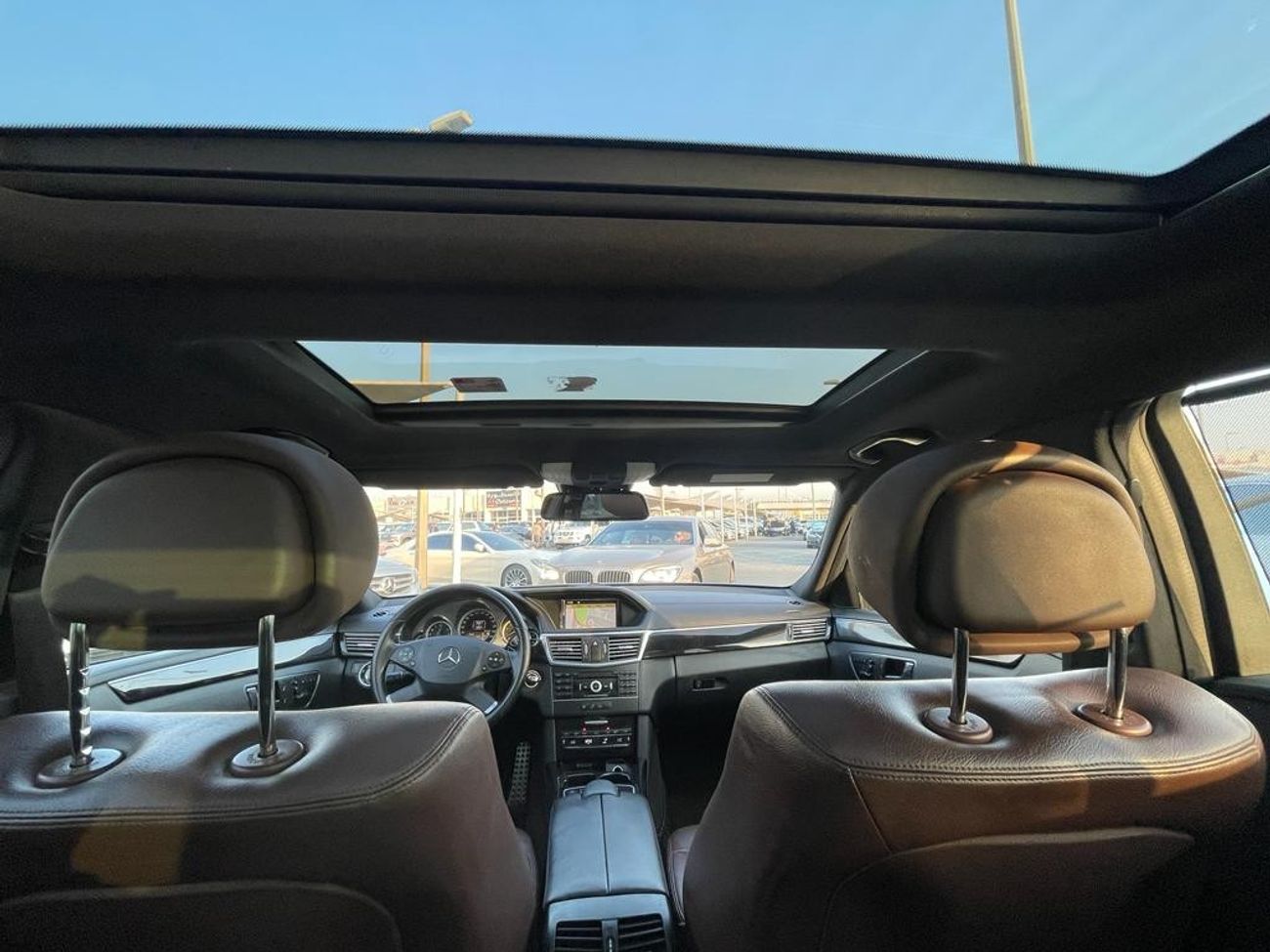 Mercedes-Benz E300 Avantgarde Mercedes E300 AMG_GCC_2012_Excellent Condition _Full option