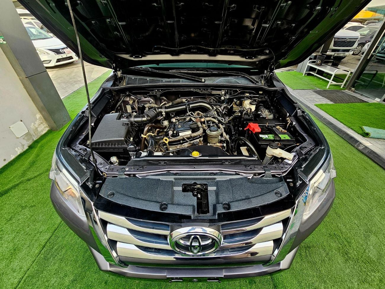 Toyota Fortuner EXR / V4 2.7L 4WD/ LOW MILEAGE/ EXCELLENT CONDITION