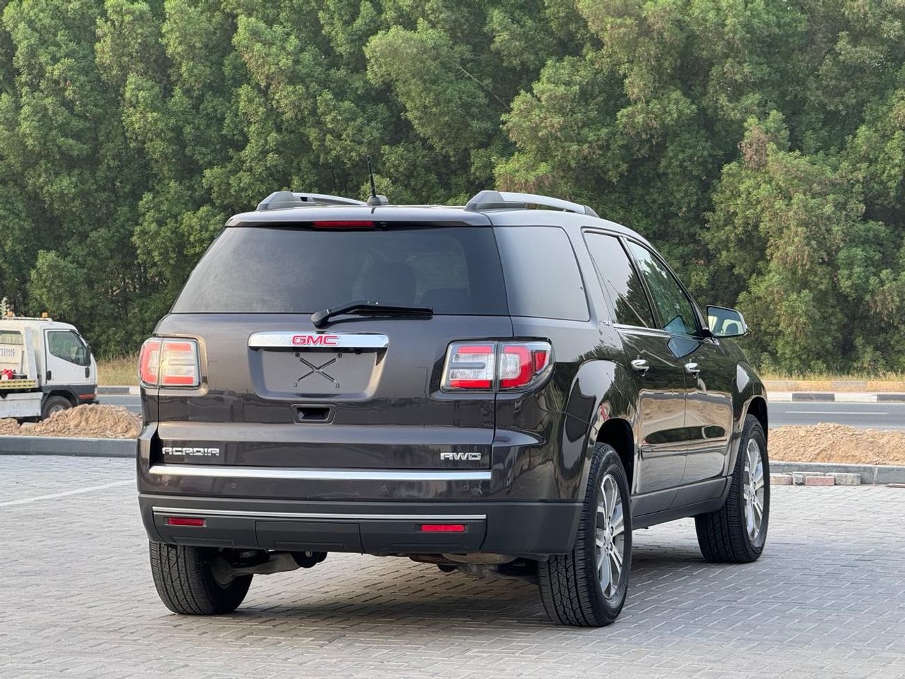 GMC Acadia SLT GMC ACADIA 2016 MODEL GCC