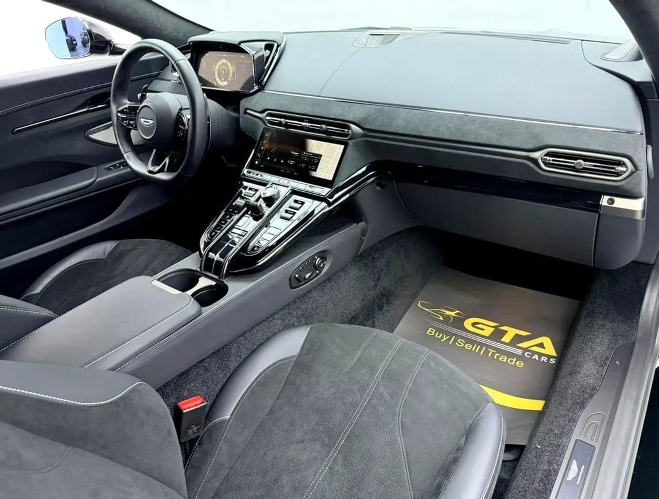 Aston Martin Vantage STANDARD V8, Warranty, Very Low Km, Fully Loaded, GCC