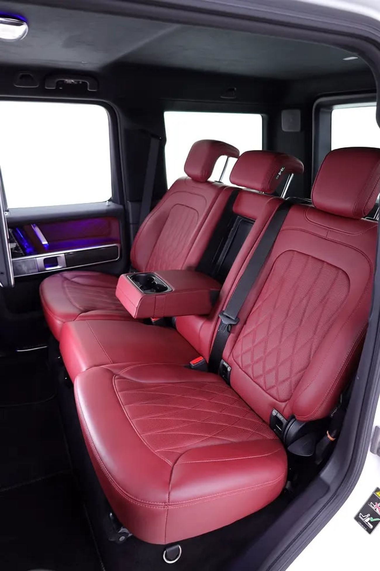 Mercedes Benz G63 AMG G63 GCC DOUBLE NIGHT PACKAGE - FULL EXT/INT CARBON + REAR MONITOR + 5 YEARS WARRANTY+SERVICE GARGASH