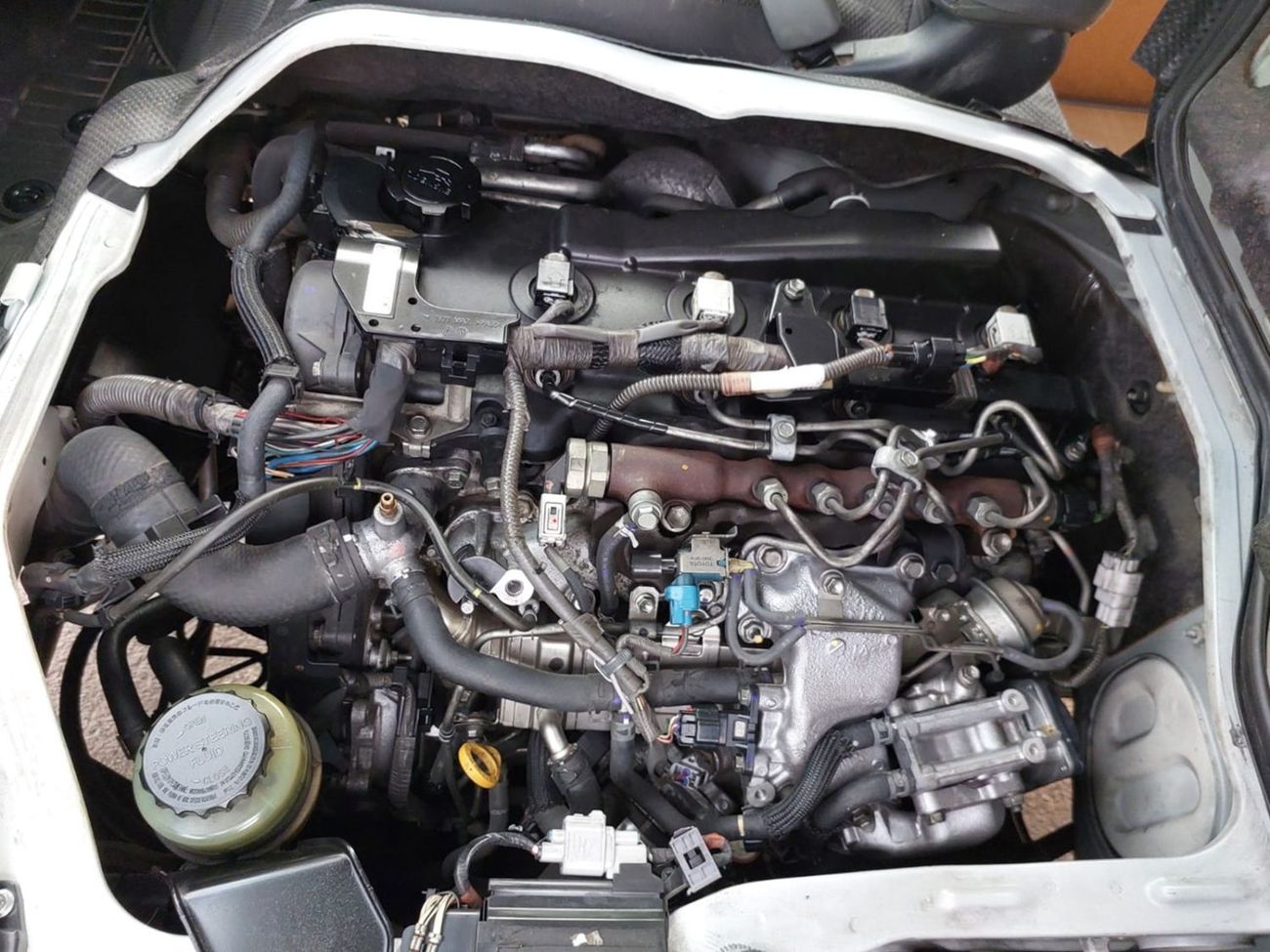 Toyota Hiace TOYOTA HIACE VAN RHD 2015 MODEL 3.0 L DIESEL MANUAL(PM18092)