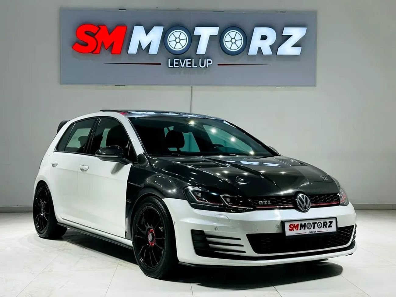 Volkswagen Golf GTI GCC SPECS FULLY MODIFIED 450HP WITH CARBON FIBER HOOD AND FENDERS