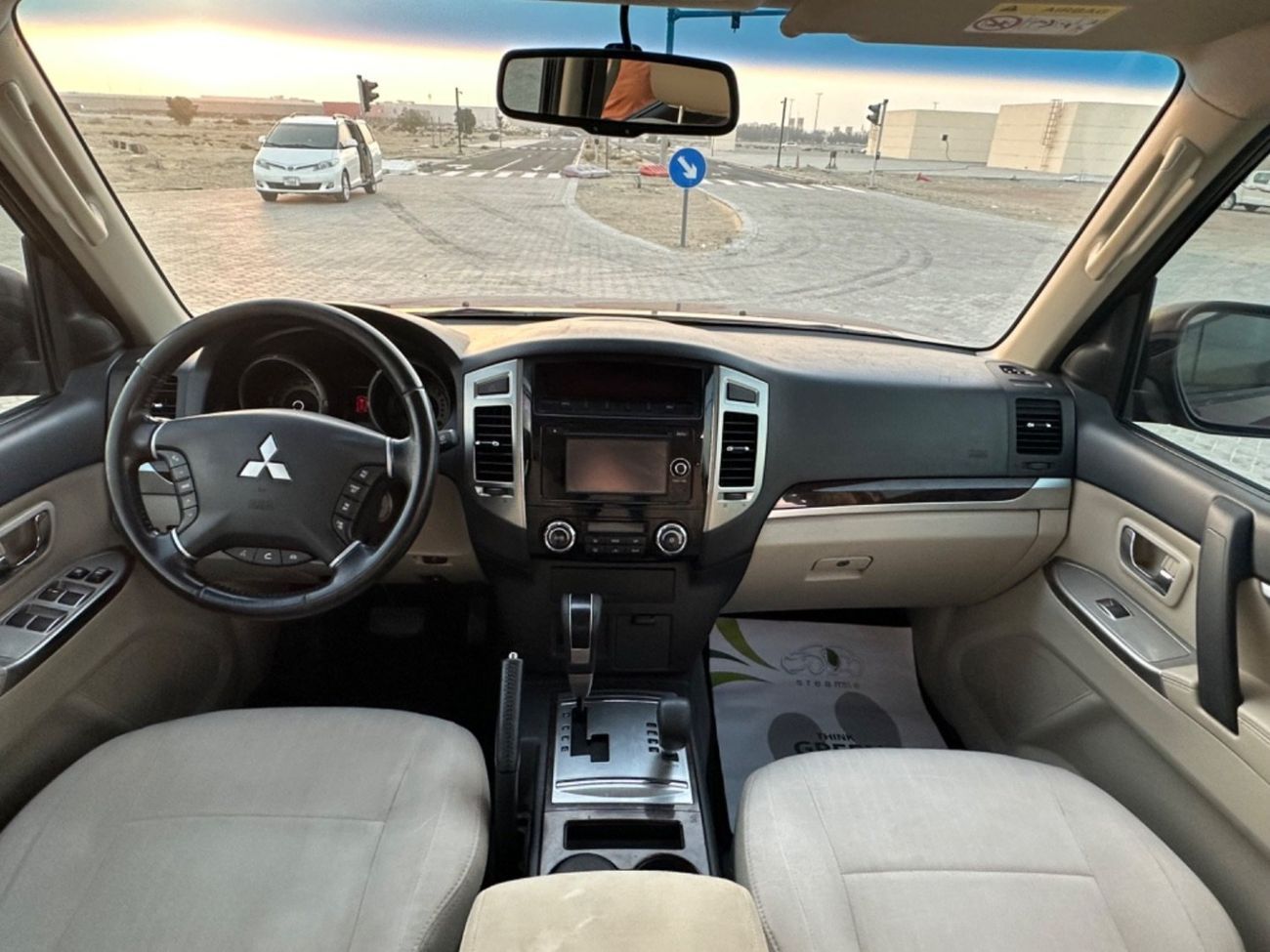 Mitsubishi Pajero Std 3.5L MODEL 2017 GCC CAR PERFECT CONDITION INSIDE AND OUT SIDE