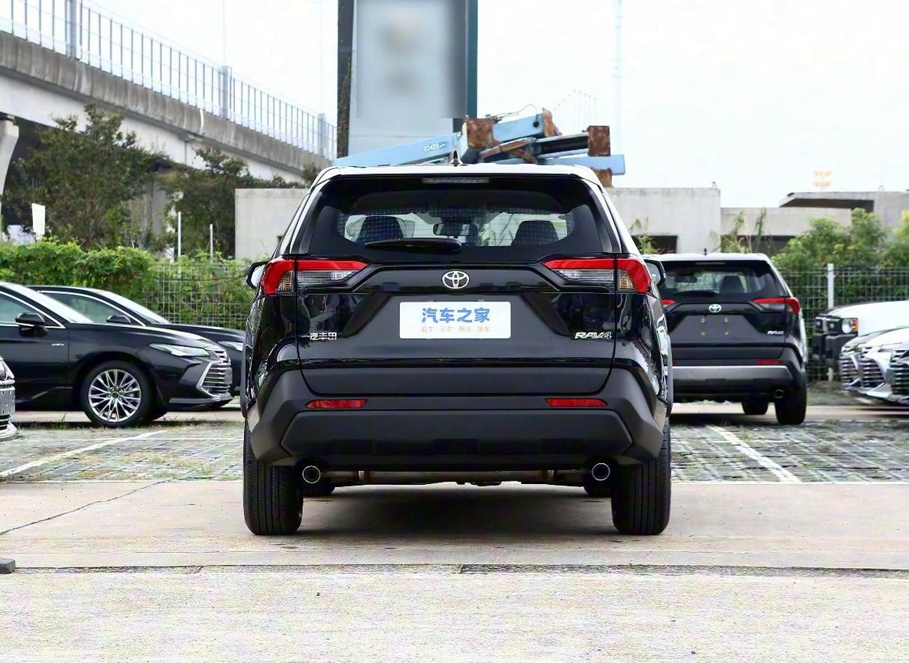 تويوتا راف ٤