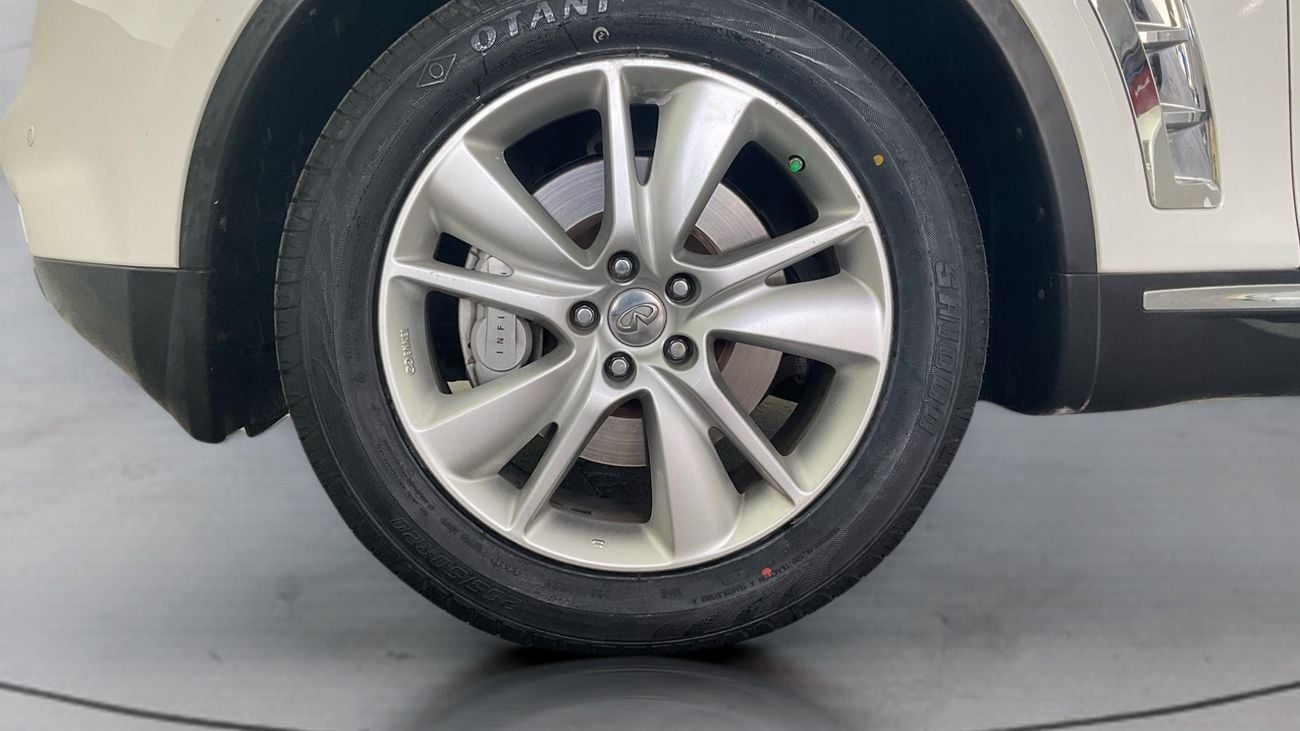 إنفينيتي QX70 Luxury / Luxe Sensory | upto AED 20,000 Ramadan Discount | شامل الضمان | 0 ﺪﻔﻋﺓ ﺃﻮﻟﻯ