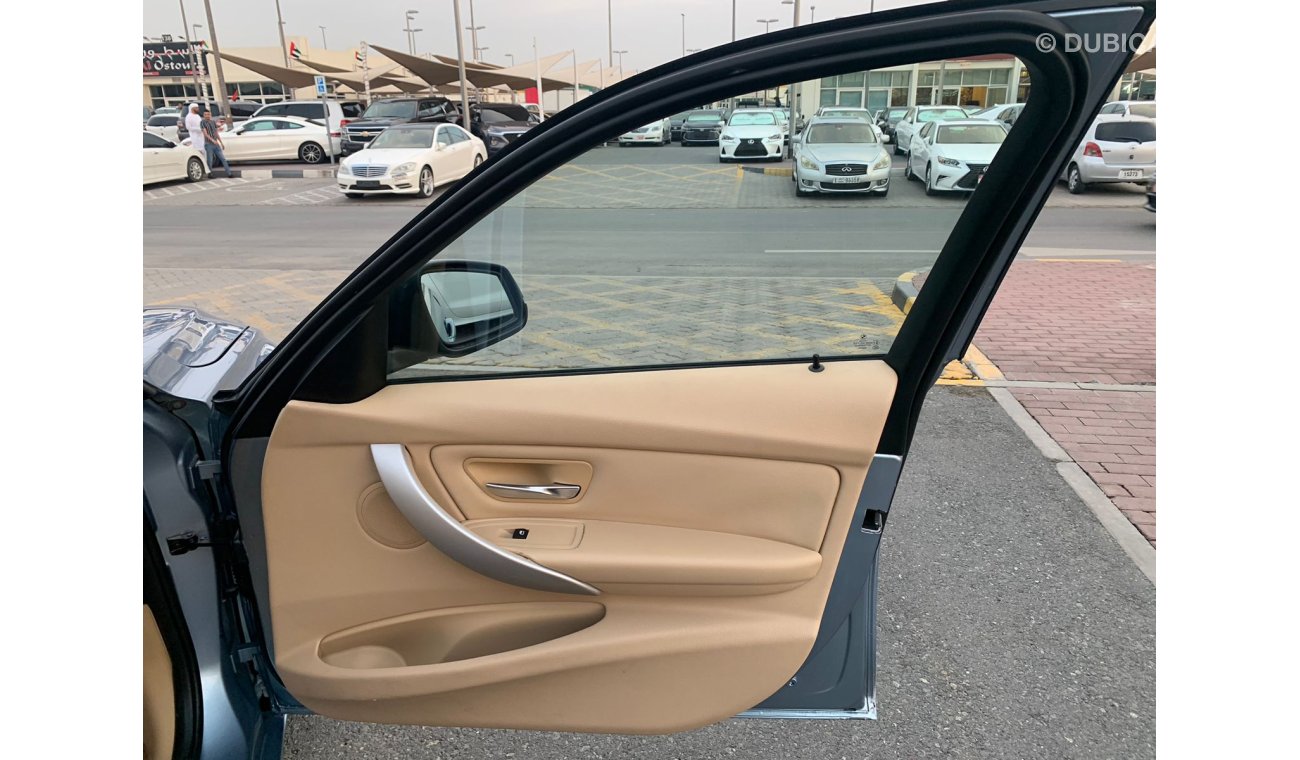 BMW 320i BMW I 320_Gcc_2014_Excellent_Condition _Full option