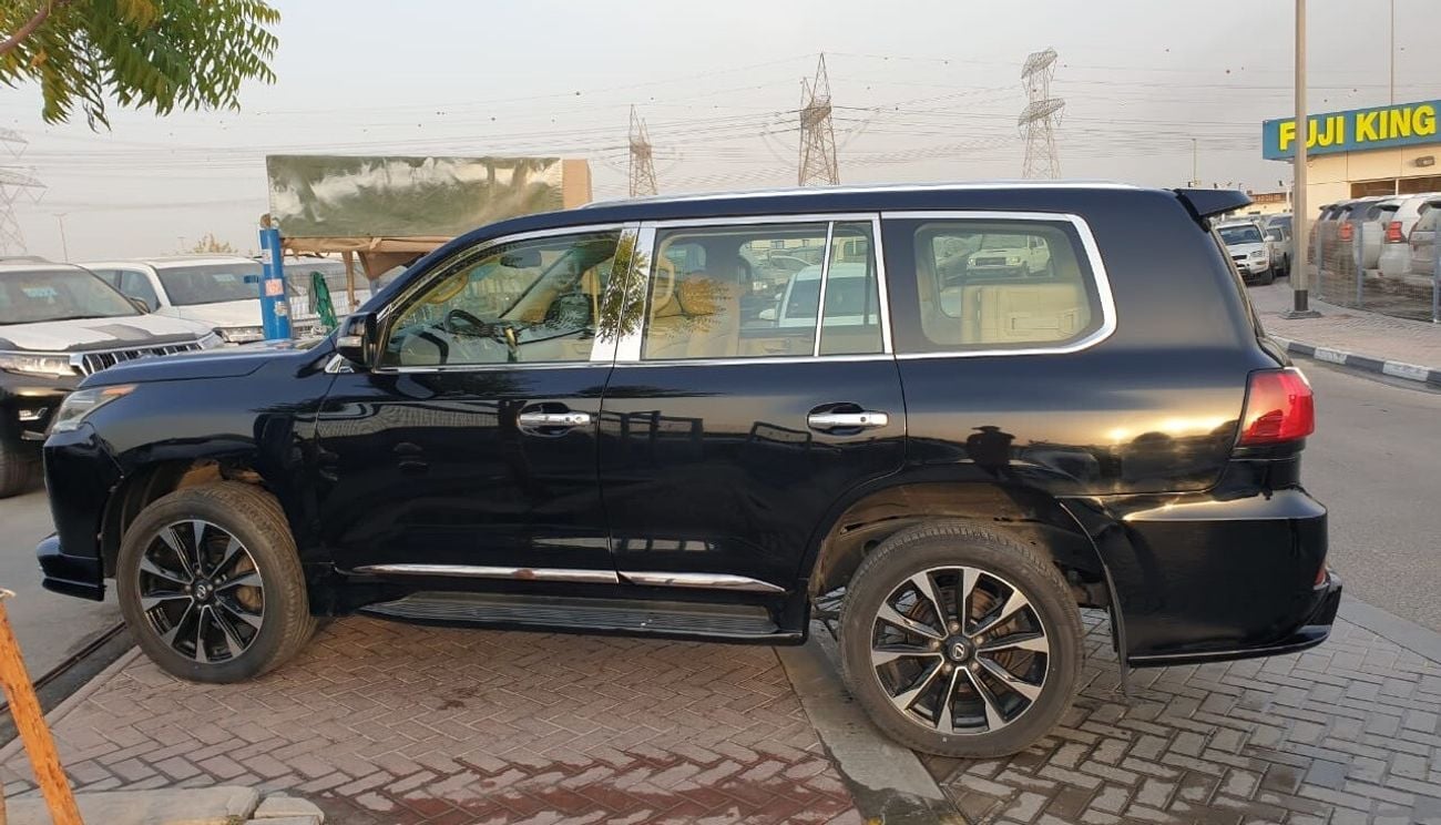 لكزس LX 570 MODIFIED 2020 PETROL EXCELLEN CONDITION