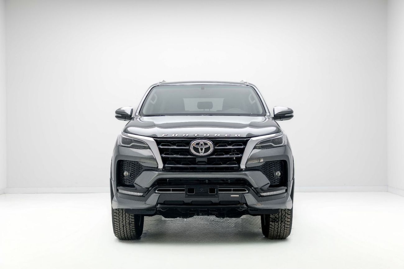 تويوتا فورتونر 4.0L Grey Metallic Inside Black | Export Only