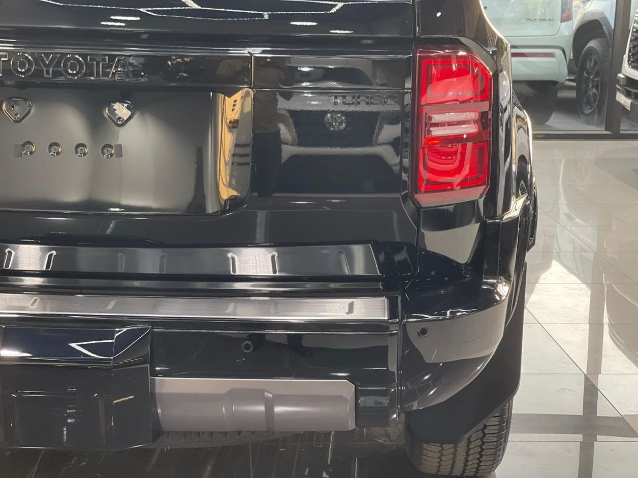 تويوتا برادو برادو فئة فخمة