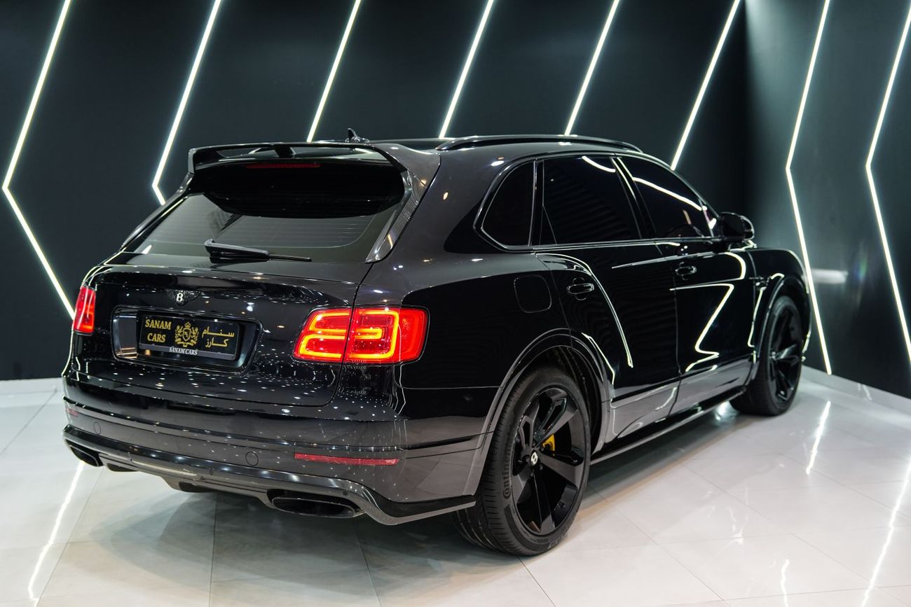 Bentley Bentayga W12 Mulliner, Carbon Body Kit, Individual Rear Seats w/ Entertainment, GCC Spec!!