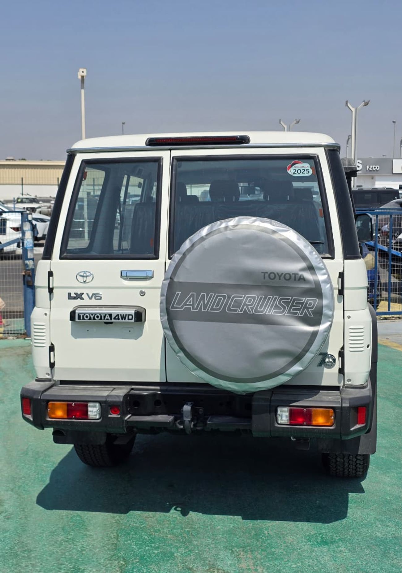 Toyota Land Cruiser 70 LX 4.0L (5 DOOR)