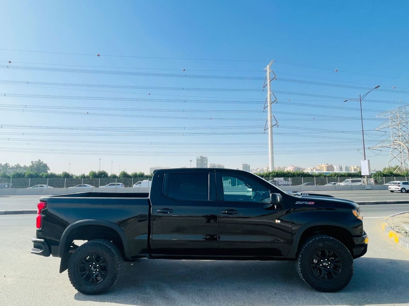 Chevrolet Silverado ZR2 Dual Cabin Pickup RHD 4WD 6.2L Eco tec3 V8 Petrol Engine Automatic 5 Seats 4 Doors