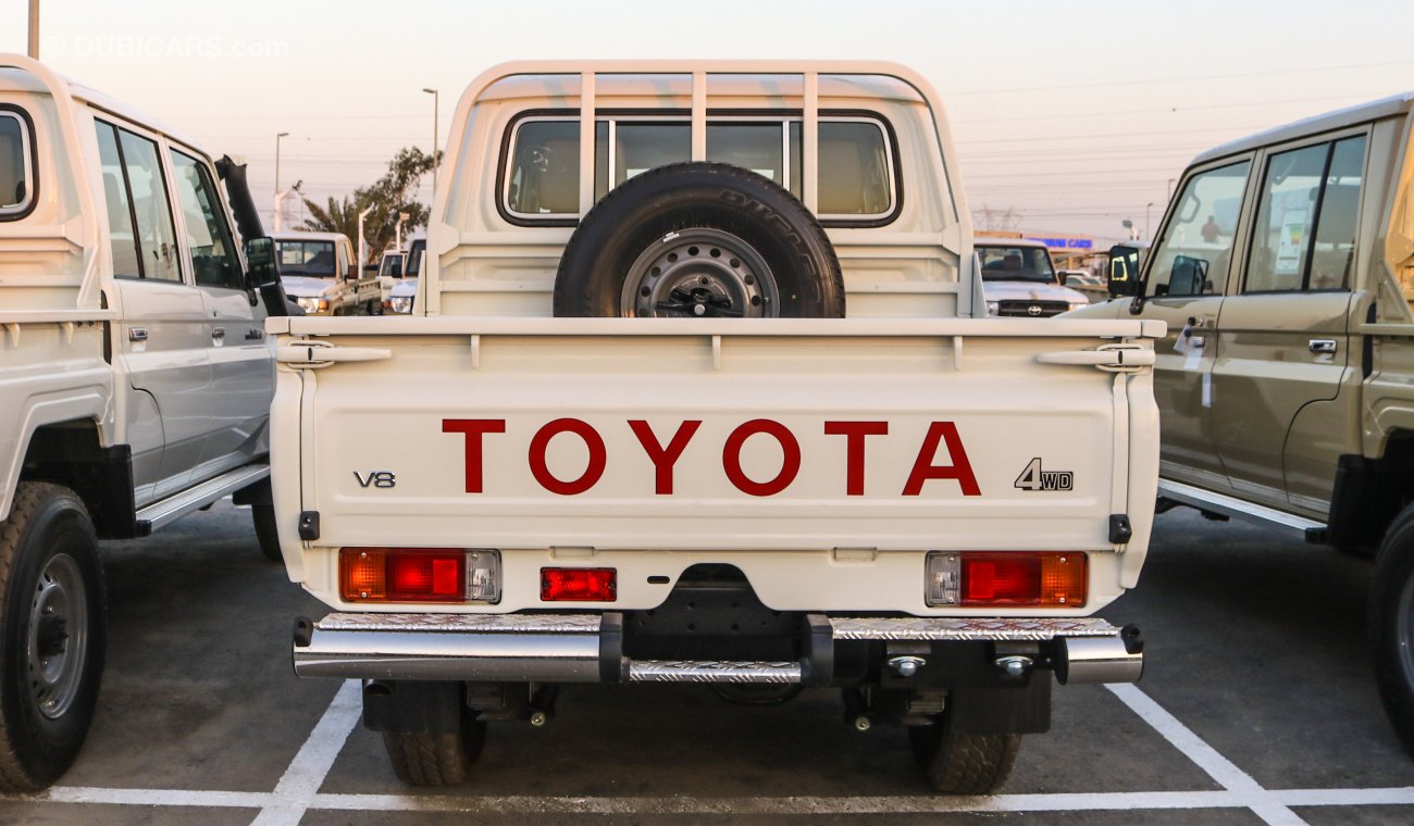 Toyota Land Cruiser Pick Up V8